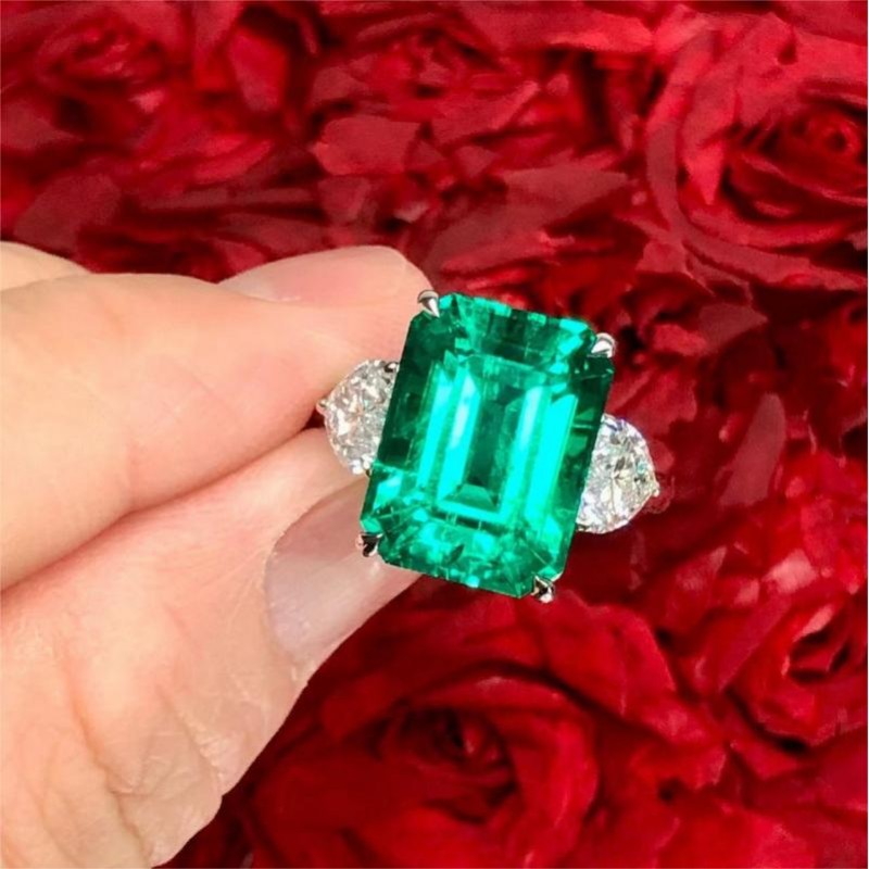 Ruif Jewelry Customized PT950 10.12ct Lab Grown Emerald Ring With DEF Lab Grown Diamond Band Jewelry for Women