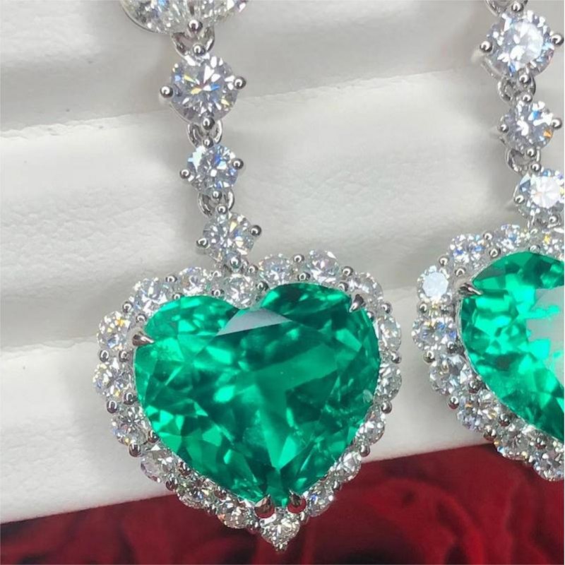 Ruif Jewelry Customized PT950 12.38ct Lab Grown Emerald Earring With DEF Lab Grown Diamond Jewelry for Women