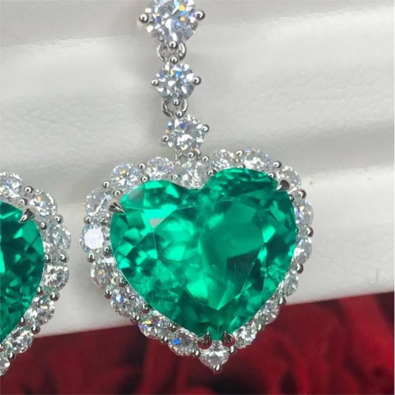 Ruif Jewelry Customized PT950 12.38ct Lab Grown Emerald Earring With DEF Lab Grown Diamond Jewelry for Women