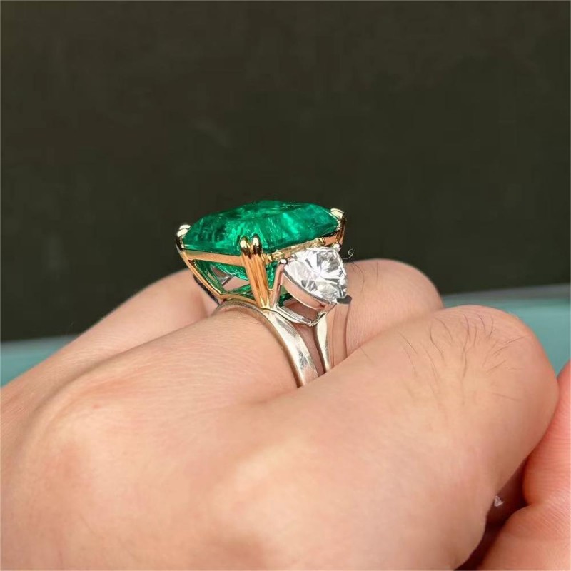 Ruif Jewelry Classic Three Stones Ring 18K White Gold 12ct Lab Grown Emerald Engagementring for Women