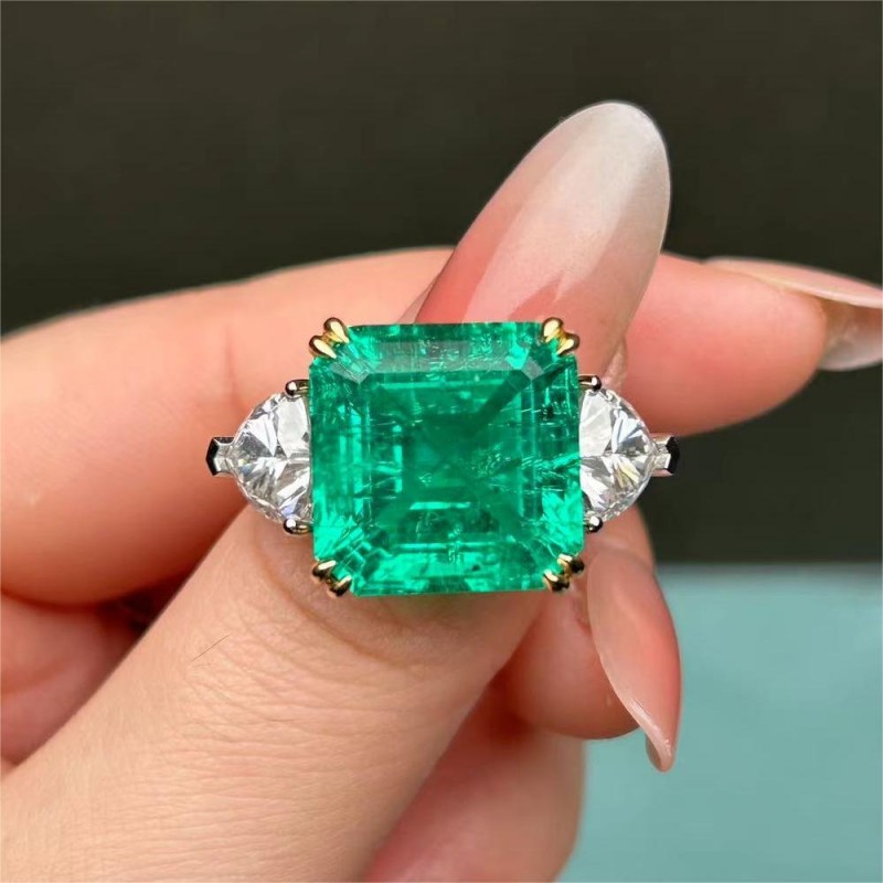 Ruif Jewelry Classic Three Stones Ring 18K White Gold 12ct Lab Grown Emerald Engagementring for Women