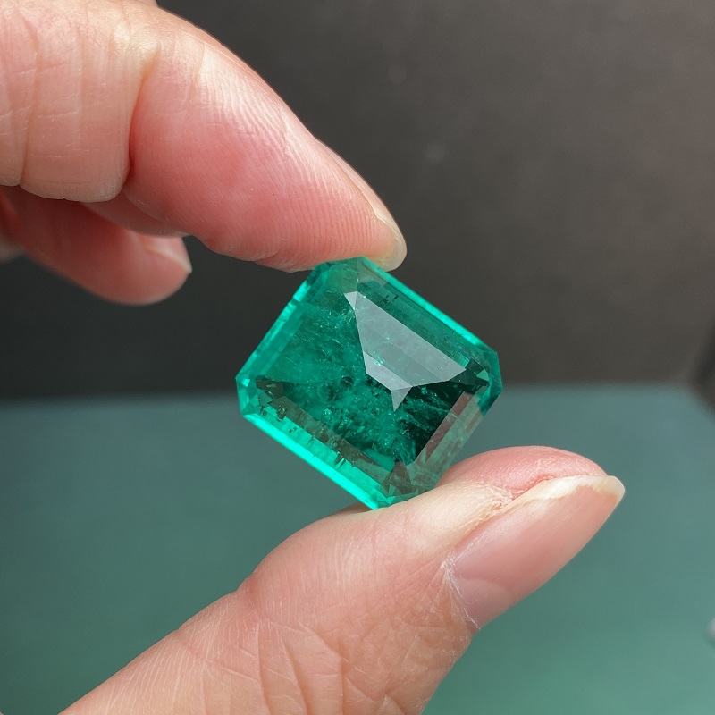 Ruif Jewelry Collection 19.62ct Emerald Cut 17.96x15.96mm Lab Grown Emerald Colombia Color Hydrothermal Emeralds Loose Gemstone for Diy Jewelry Making