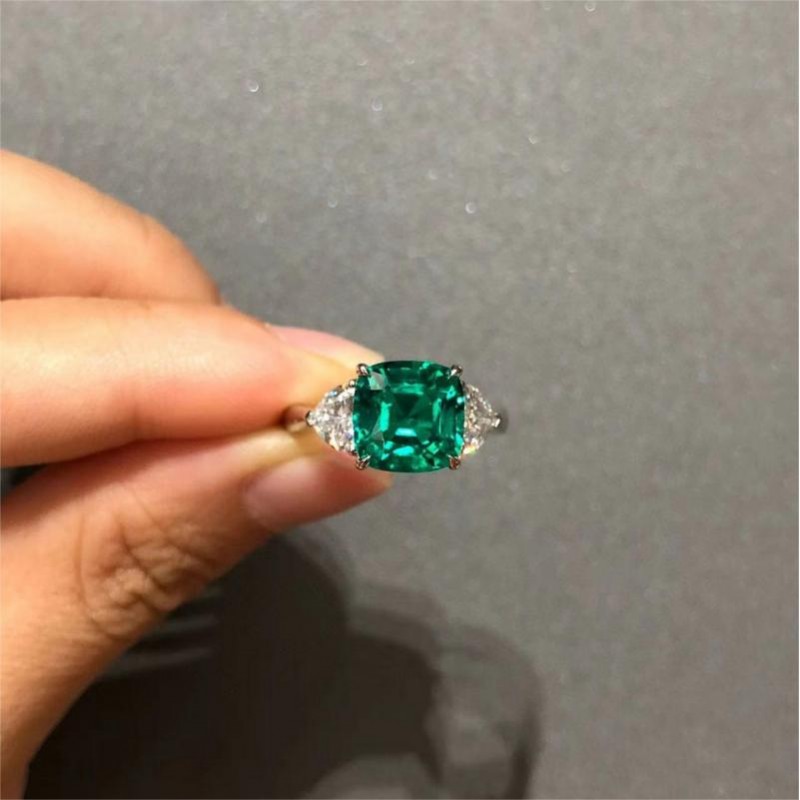 Ruif Jewelry Customized PT950 3.24ct Lab Grown Emerald Ring With DEF Lab Grown Diamond Band Jewelry for Women