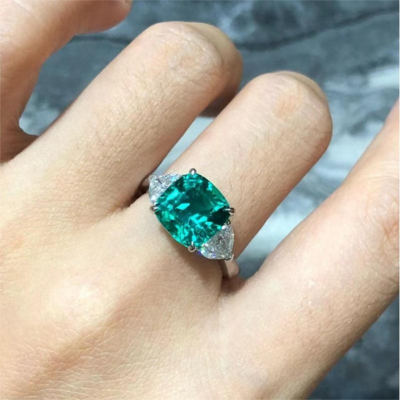 Ruif Jewelry Customized PT950 3.24ct Lab Grown Emerald Ring With DEF Lab Grown Diamond Band Jewelry for Women