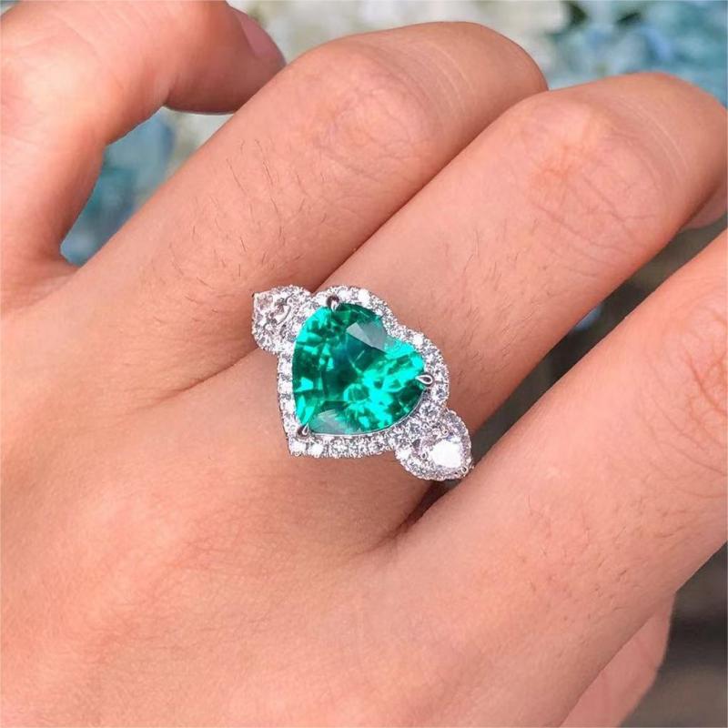 Ruif Jewelry Customized PT950 3.56ct Lab Grown Emerald Ring With DEF Lab Grown Diamond Band Jewelry for Women