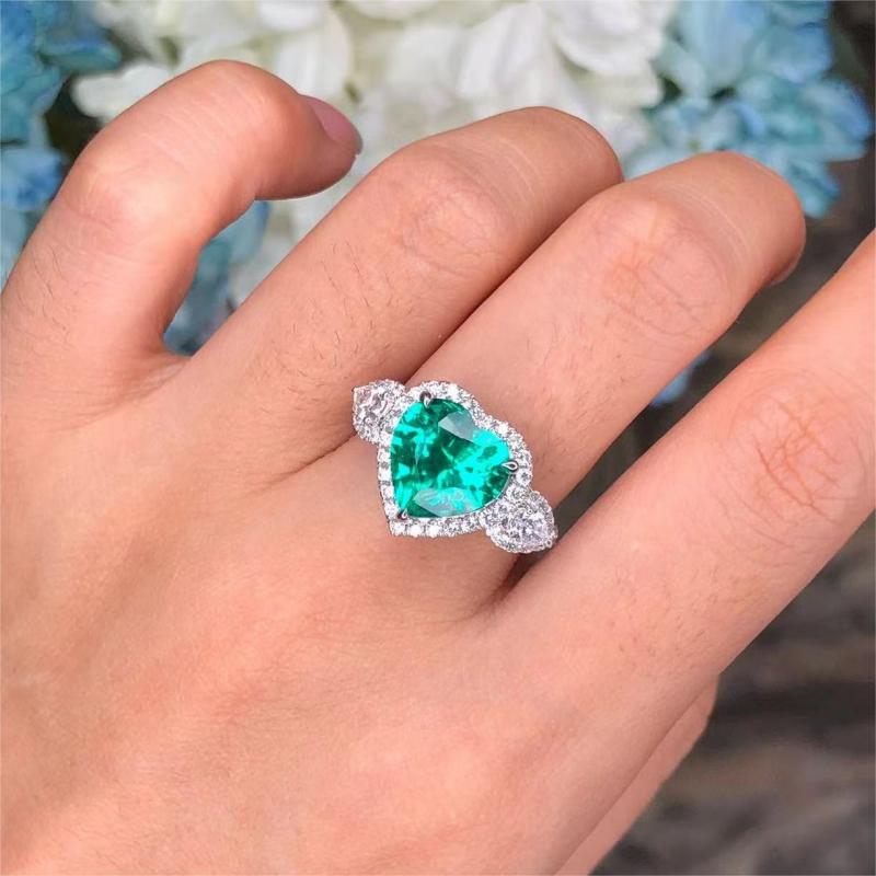 Ruif Jewelry Customized PT950 3.56ct Lab Grown Emerald Ring With DEF Lab Grown Diamond Band Jewelry for Women