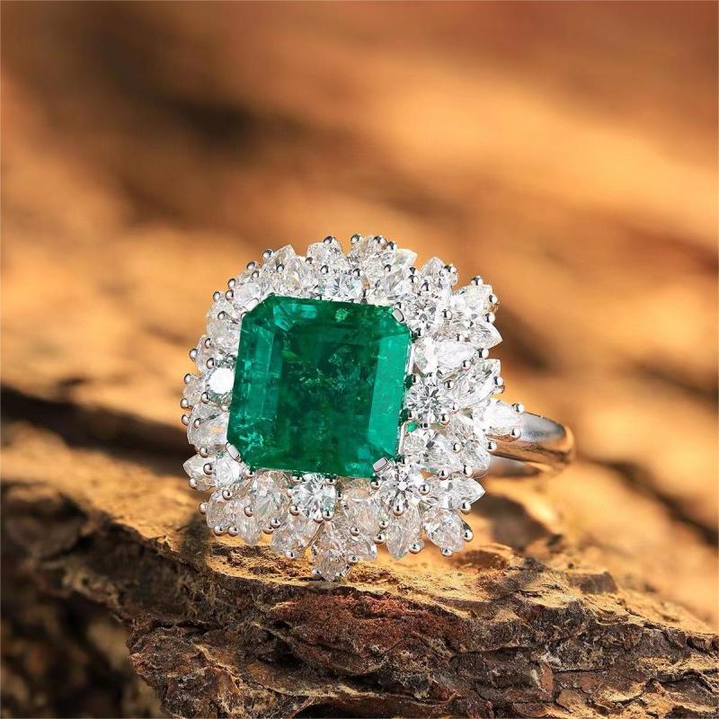 Ruif Jewelry Classic Design 18K White Gold 4.88ct Lab Grown Emerald Ring Gemstone Jewelry