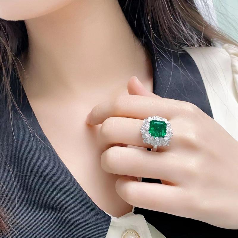 Ruif Jewelry Classic Design 18K White Gold 4.88ct Lab Grown Emerald Ring Gemstone Jewelry