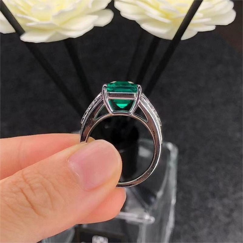 Ruif Jewelry Customized PT950 5.73ct Lab Grown Emerald Ring With DEF Lab Grown Diamond Band Jewelry for Women