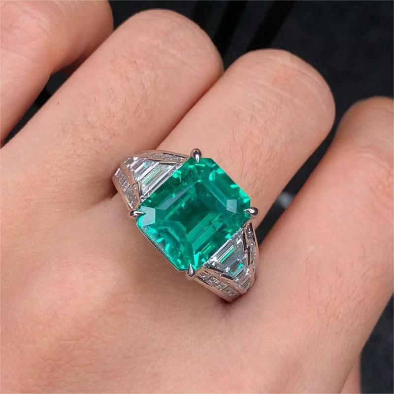 Ruif Jewelry Customized PT950 5.73ct Lab Grown Emerald Ring With DEF Lab Grown Diamond Band Jewelry for Women