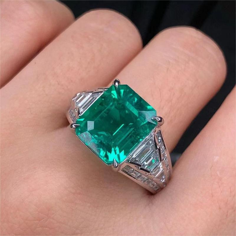 Ruif Jewelry Customized PT950 5.73ct Lab Grown Emerald Ring With DEF Lab Grown Diamond Band Jewelry for Women