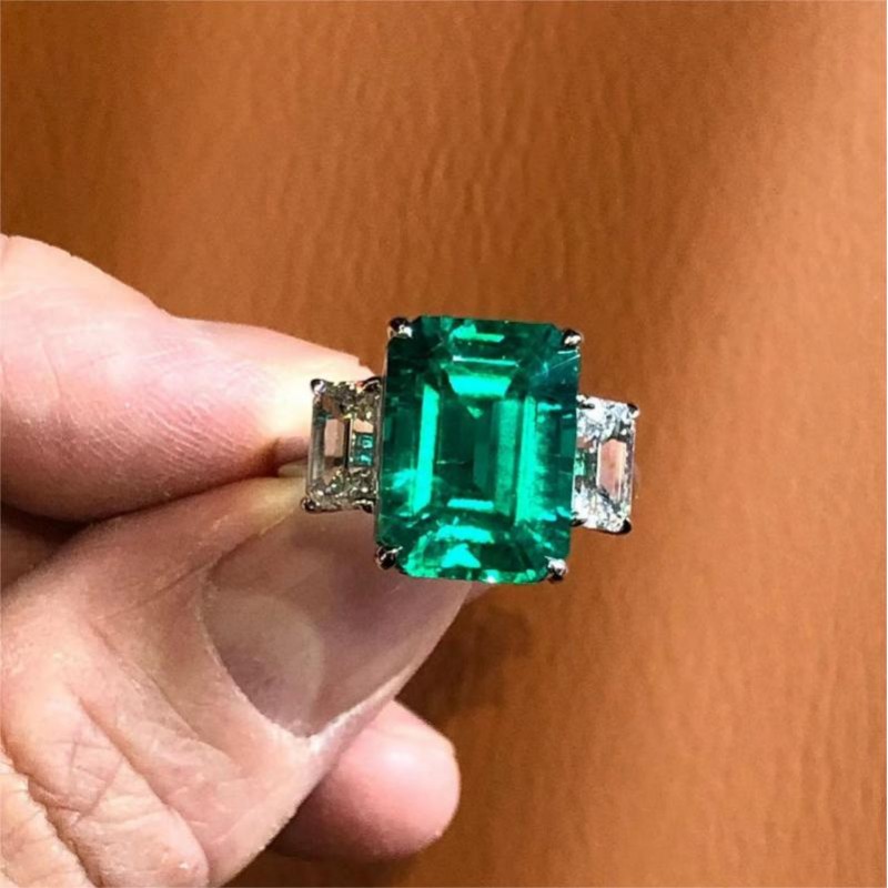 Ruif Jewelry Customized PT950 7.065ct Lab Grown Emerald Ring With DEF Lab Grown Diamond Band Jewelry for Women