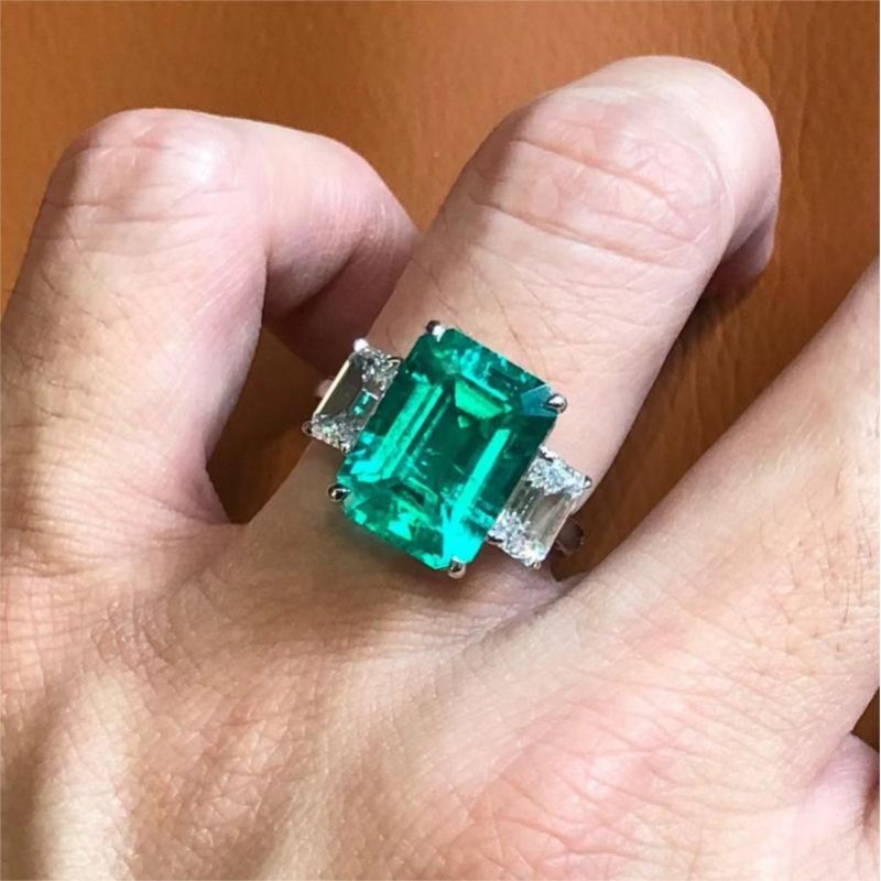 Ruif Jewelry Customized PT950 7.065ct Lab Grown Emerald Ring With DEF Lab Grown Diamond Band Jewelry for Women