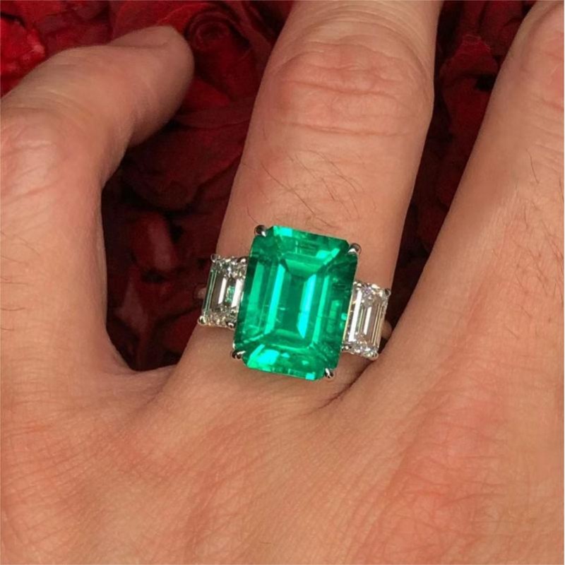 Ruif Jewelry Customized PT950 7.065ct Lab Grown Emerald Ring With DEF Lab Grown Diamond Band Jewelry for Women