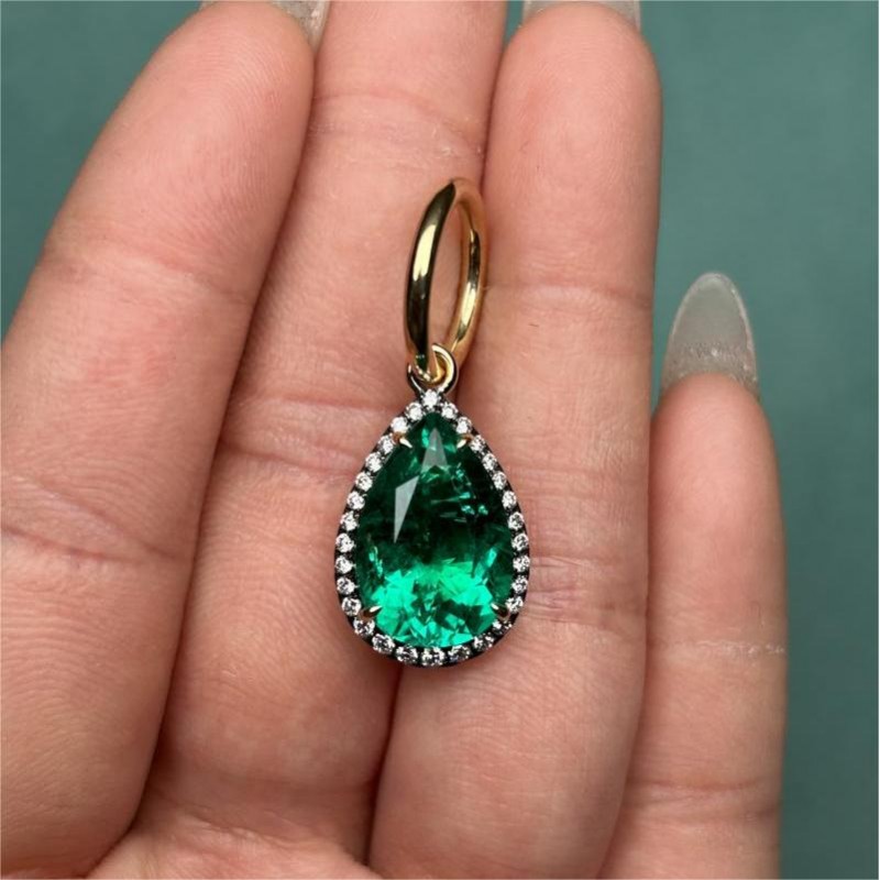 Ruif Jewelry Customized 18k Yellow Gold 5.34ct Lab Grown Emerald Pendant for Women Party Gift