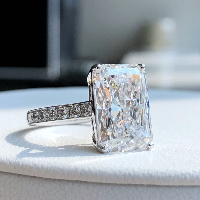 Ruif Jewelry Customized 18K White Gold Radiant Cut 6.01ct Lab Grown Diamond Ring Classic Engagement Band Jewelry for Women